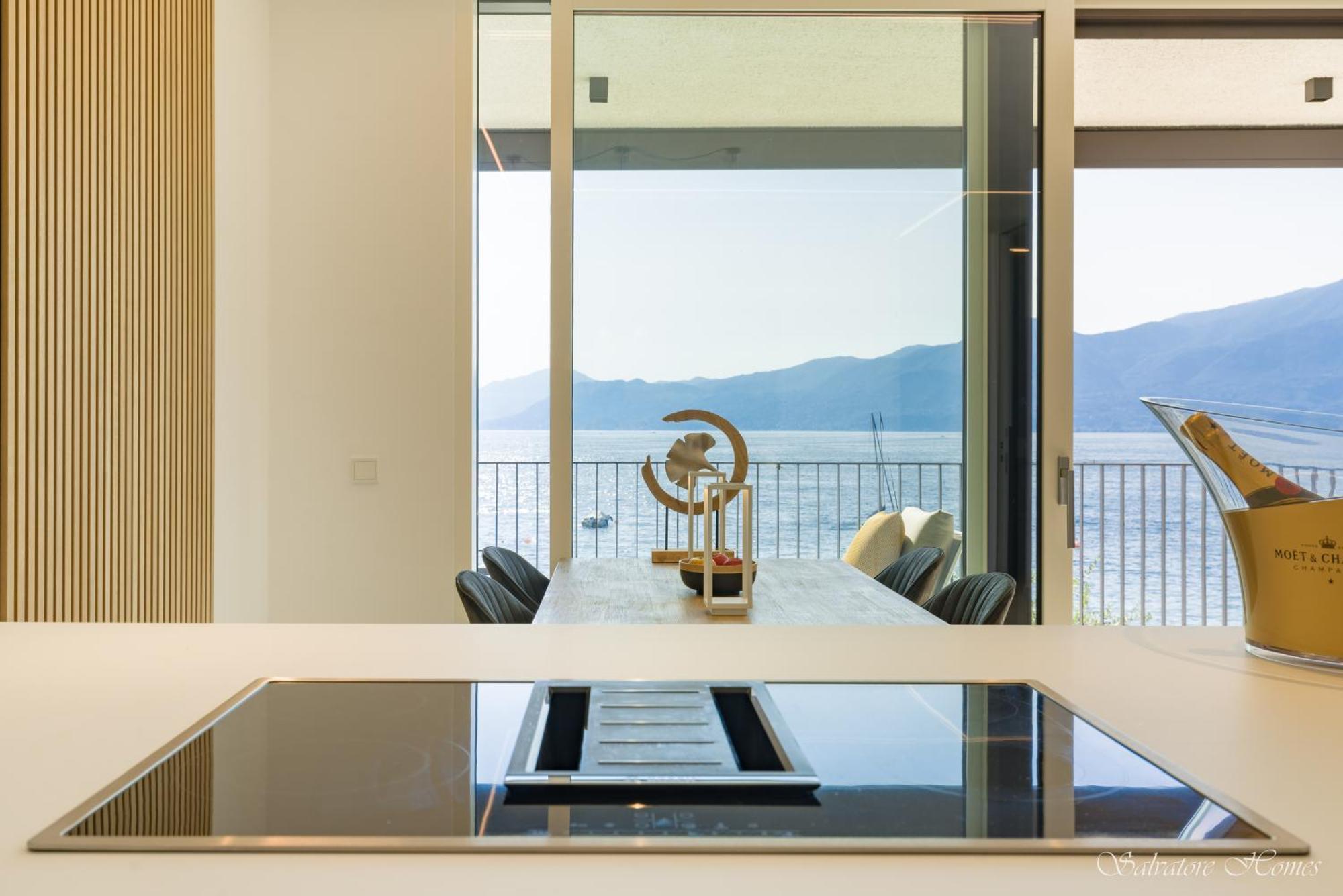 Salvatorehomes - Luxurious Dreamview Waterfront Apartment In Torri Del Benaco With Pool - Casa Azura - A 5 Star Luxury Collection At Lake Garda Exteriör bild
