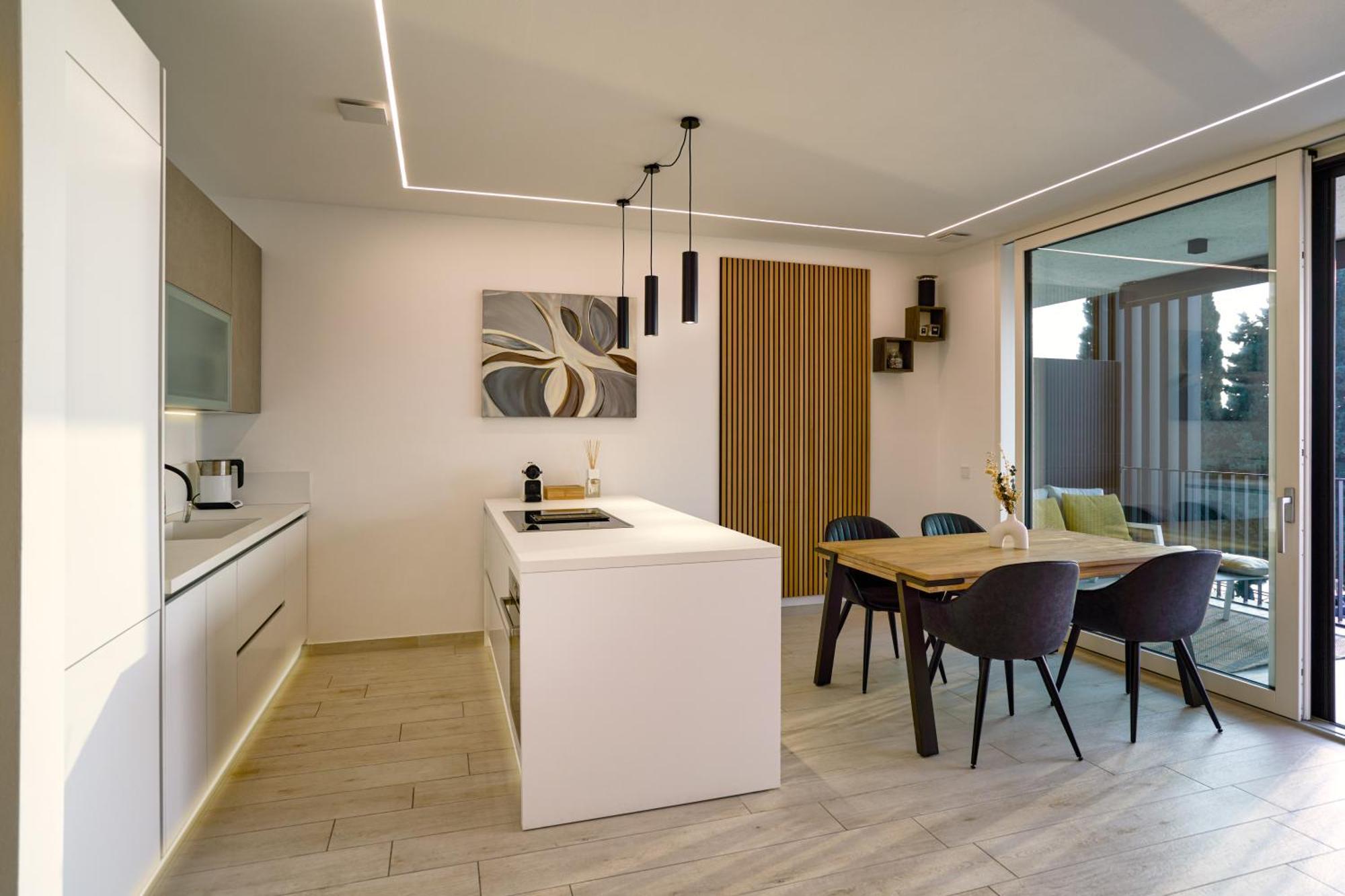 Salvatorehomes - Luxurious Dreamview Waterfront Apartment In Torri Del Benaco With Pool - Casa Azura - A 5 Star Luxury Collection At Lake Garda Exteriör bild
